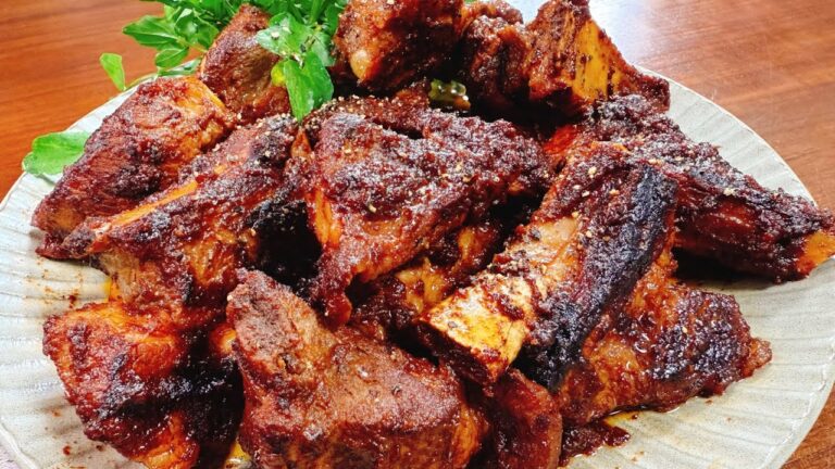 【漬けてフライパンで焼くだけ】奪い合いになるほど超うまい！『やみつきBBQスペアリブ』 食費節約／おつまみ／ダイエット／高タンパク、低糖質／バーベキュー料理／キャンプ飯