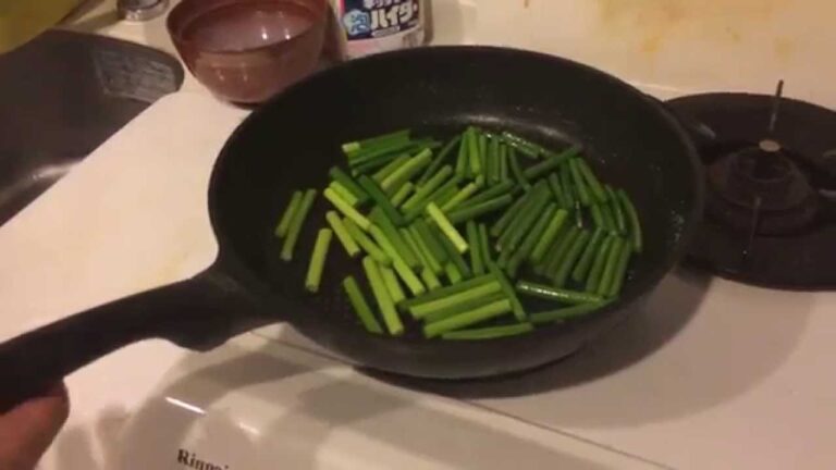 シマチョウとニンニクの芽クッキング　ホルモン　焼肉　yastutabea料理