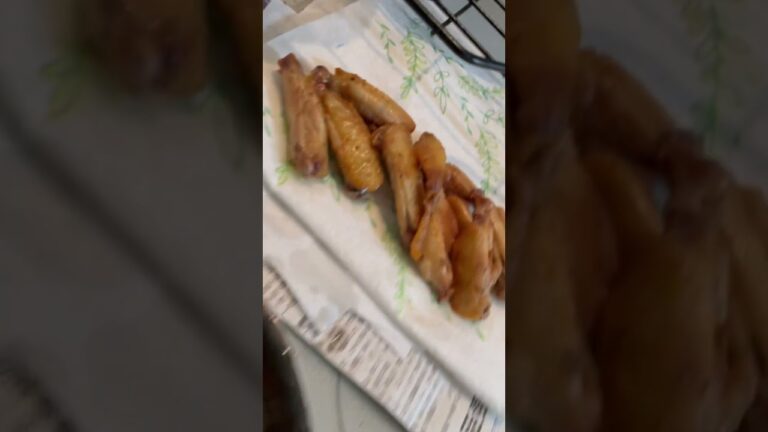 手羽元の唐揚げお酒がとまらねーぇー #food #バズレシピ #cooking #簡単美味しい #アレンジ #料理 #簡単1品 #作り方 #簡単レシピ #めっちゃおいしい #手羽元#手羽先#寒い日