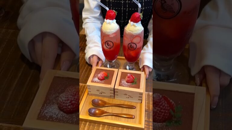 【升に入った苺のティラミス🍓】- #shorts #japanesefood #福岡グルメ #日本グルメ  ##ティラミス