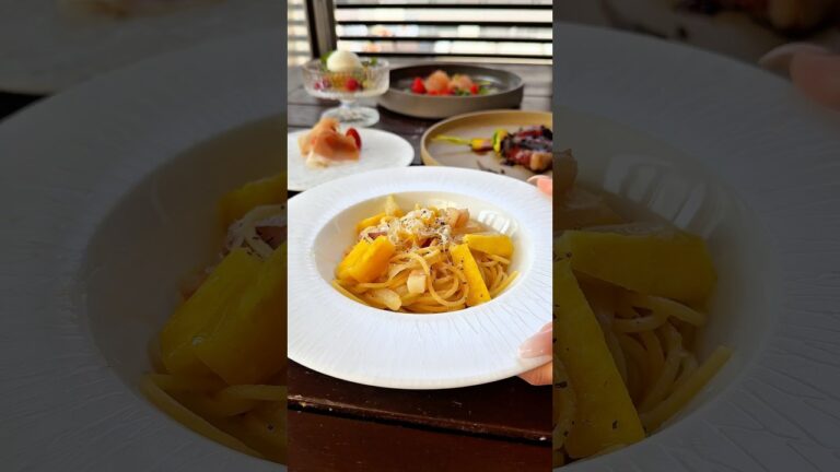 「パイナップルと新玉ねぎ パンチェッタのスパゲッティアマトリチャーナビアンコ」