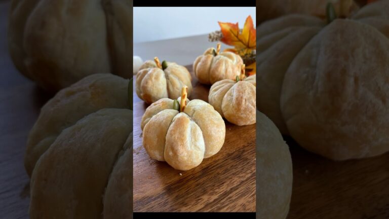 かぼちゃ型のトマトチーズパイ#料理 #レシピ #パイシート #かぼちゃ#ハロウィン #shorts