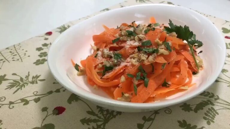 野菜に首ったけ！　レシピ動画　第１回「にんじんのリボンサラダ」