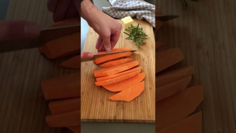 CLASSIC Series 8-inch German Steel Chef Knife VS Pumpkin