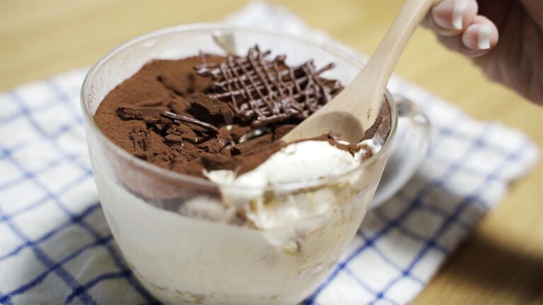 ティラミスの簡単な作り方！刻みチョコを乗せるとうまうま〜♡VLOG#11