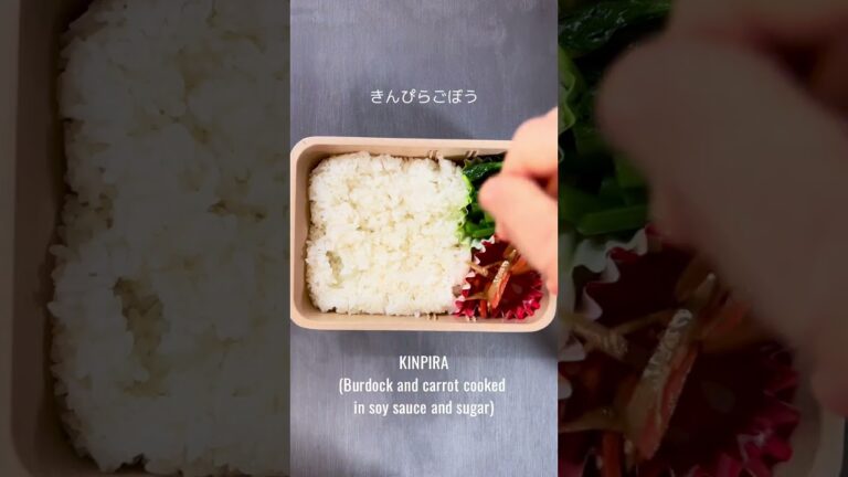 高野豆腐の卵とじ丼弁当を盛り付ける