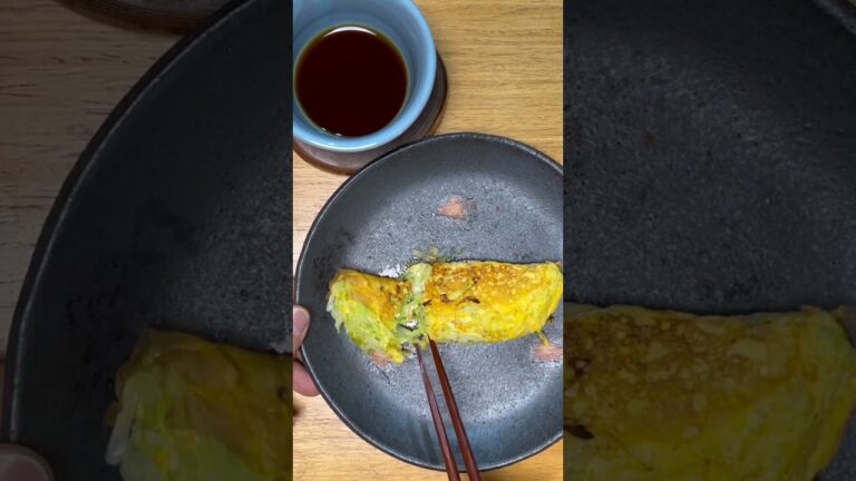 🟨シンプルにオイシイ‼︎☺️#キャベツ 炒めて🥚#白だし たまご‼︎これはキャベツ玉子とじ❓オムレツ❓ほそかつシンプルヘルシー簡単料理‼️#タンパク質 &#繊維質 摂取トライ中🥚美味しい☺️👍