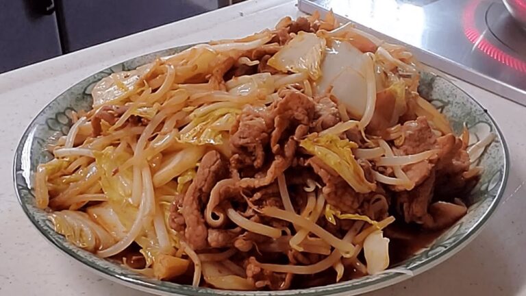 冷蔵庫に豆板醤が余ってたら今すぐこれを作って欲しい、ハクサイと豚肉のピリ辛みそ炒め【ゆっくり解説】