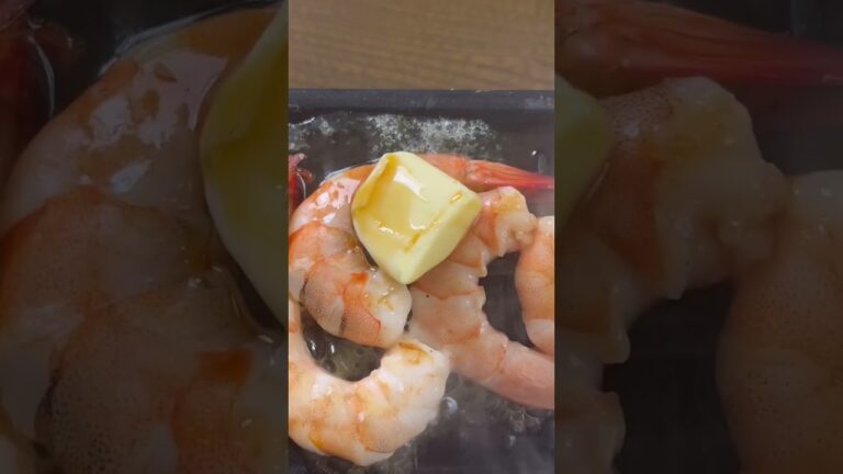 エビを焼く　バターをのせて醤油をかける