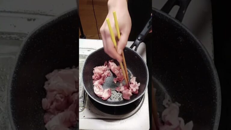 地味なご飯のお供‼生姜とごぼう風味【豚こまと糸こんにゃくのしぐれ煮】#おうちごはん #料理 #vlog #まいにちごはん #レシピ  #cooking ＃自炊