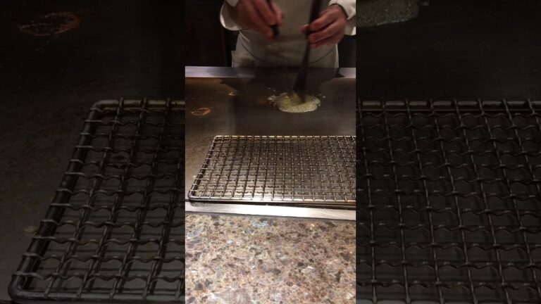 鉄板料理のお店バター醤油味のアスパラガスと帆立🧡Teppanyaki restaurant  (Iron plate cuisine)