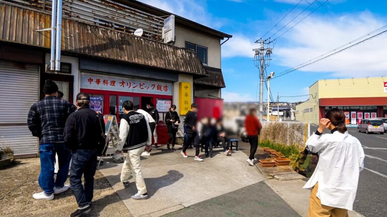 大量の注文を爆速で捌く達人中華！客席が超回転するロードサイドの大人気中華料理屋の１日。