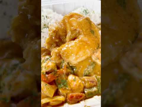 ぷりっぷりの特大エビが美味しすぎる！ハワイのエビカレー【ランチ】