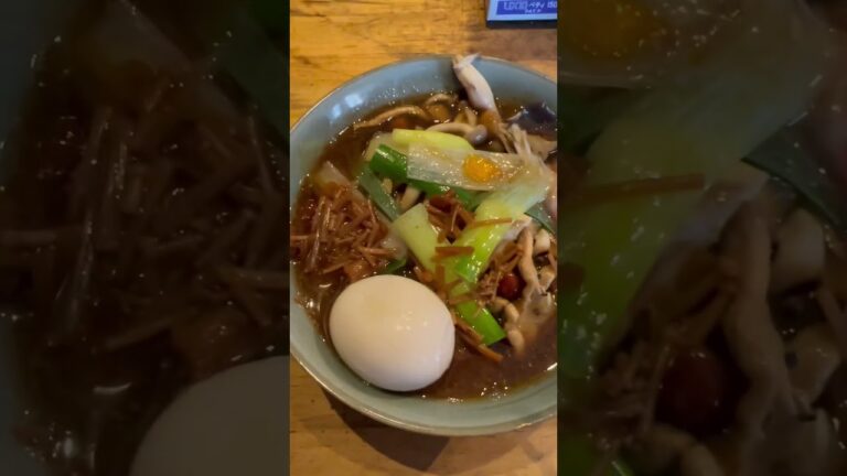 和の出汁+超極太麺なのに美味しいラーメンに仕上がってる　キノコのだしそば@だしと麺 遊泳　#shorts #ラーメン