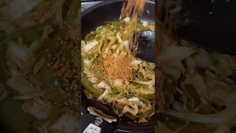 1歳の娘のおかわりが止まらないピーマンのじゃこ炒め　#shorts #幼児食 #料理 #飯テロ