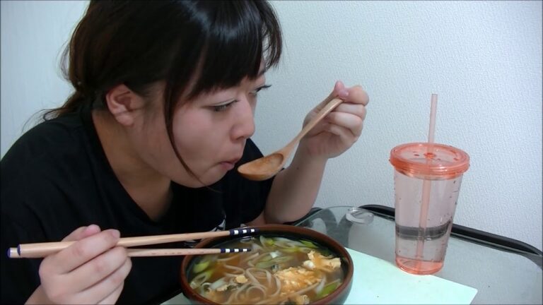 【あったまる】ネギとチーズのかきたまうどん【シソ風味】