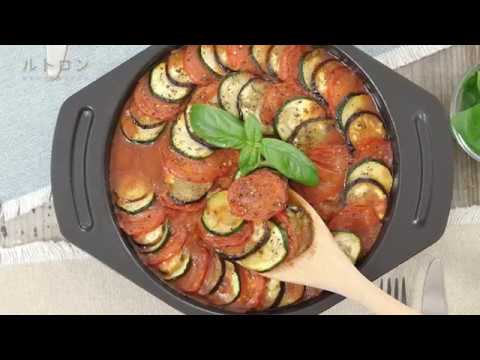 スキレットでそのまま食卓へ。野菜とトマト缶で簡単「ミートラタトゥイユ」のレシピ