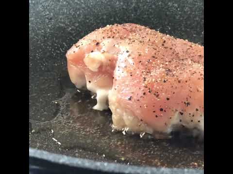 【話題の30分チキン】大人気レシピ　鶏ムネ肉をただ焼いただけの動画　#shorts