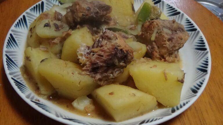 熱燗に合う！【鯖の味噌煮缶とジャガイモのほっくほく煮】　さばじゃが