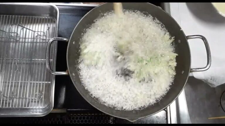 山菜てんぷら　基本の揚げ方です。