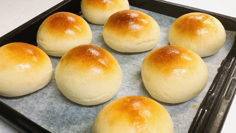 基本の手作り丸パンを真夜中に作ってみました