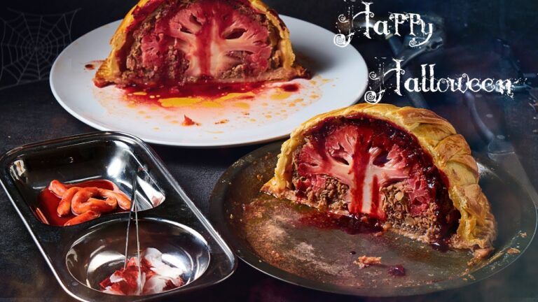 【ハロウィンレシピ】カリフラワーとひき肉のハロウィンパイ