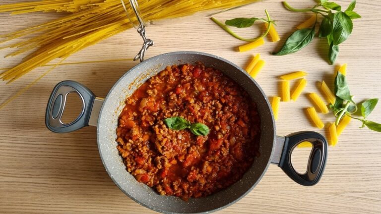 【イタリア料理】スパイス香る我が家秘伝の「ミートソース」の作り方