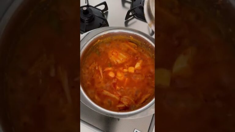 調味料不要！キムチとツナ缶だけで作るキムチチゲ♡