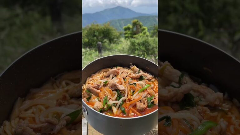 【山ごはん】サッポロ一番 豚キムチみそラーメン作ったよー