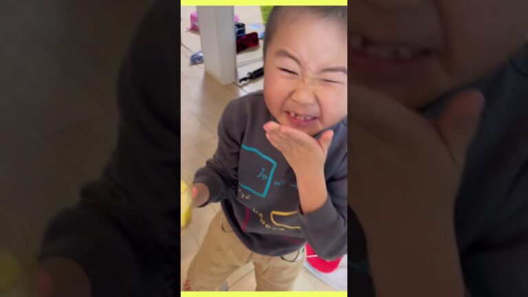 にがーい甘夏🍊ジュースを飲んだ4兄弟の反応😋 #shorts