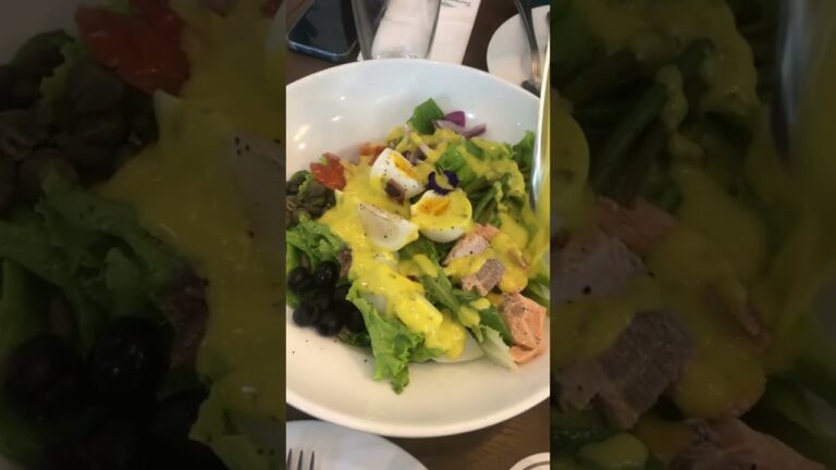 Salmon Salad with Honey Mustard Dressing. #healthyfoods #eathealthy