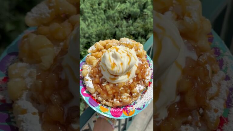 New Caramel-Apple Pie Funnel Cake! #disneyworld #disneyshollywoodstudios #disneysnacks