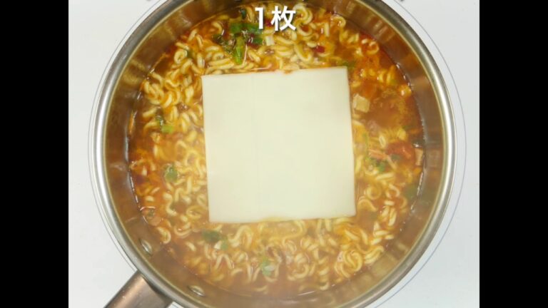 チーズ辛ラーメン