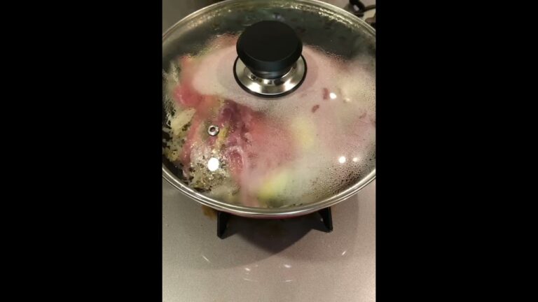 モヤシと芽キャベツと豚肉を酒蒸しにするだけ(高速版)