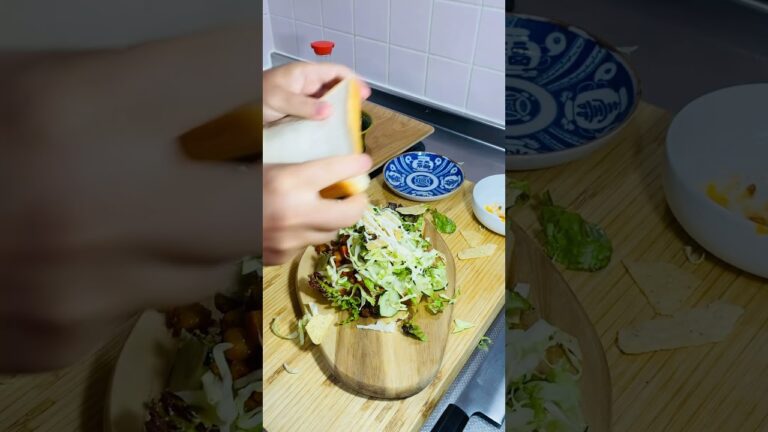 YouTube史上最速でメキシカンサンド作って食べる男