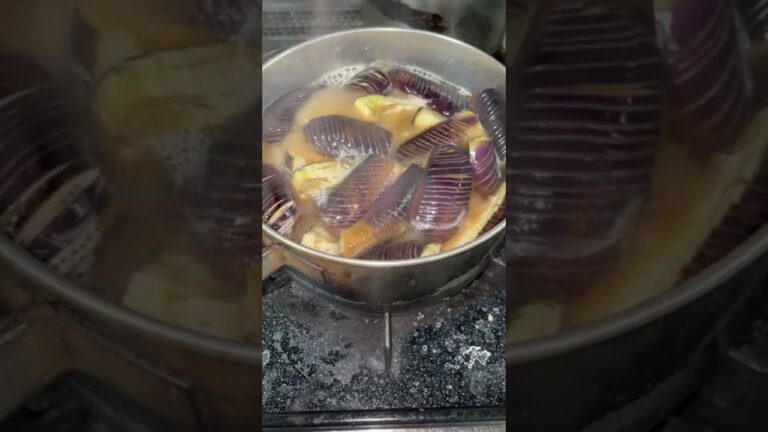 茄子の煮物を作る