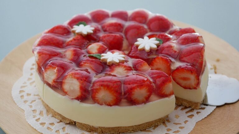 「つぅるん♡」なくちどけ苺レアチーズケーキ🍓 | No-bake Strawberry cheesecake