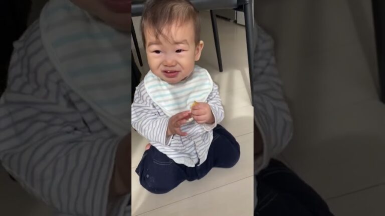 【生後8ヶ月の赤ちゃん】はじめてのクッキー