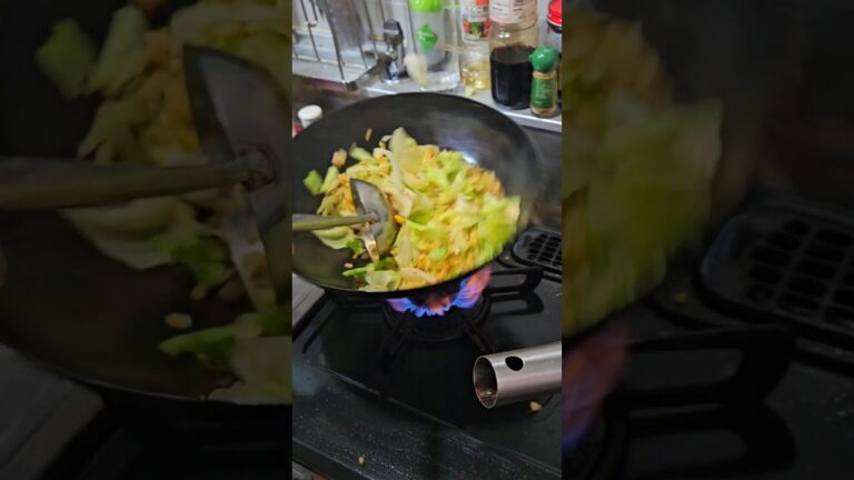 味の素入れた炒飯旨いよね〜！プロがおうちで作るレタスチャーハン編