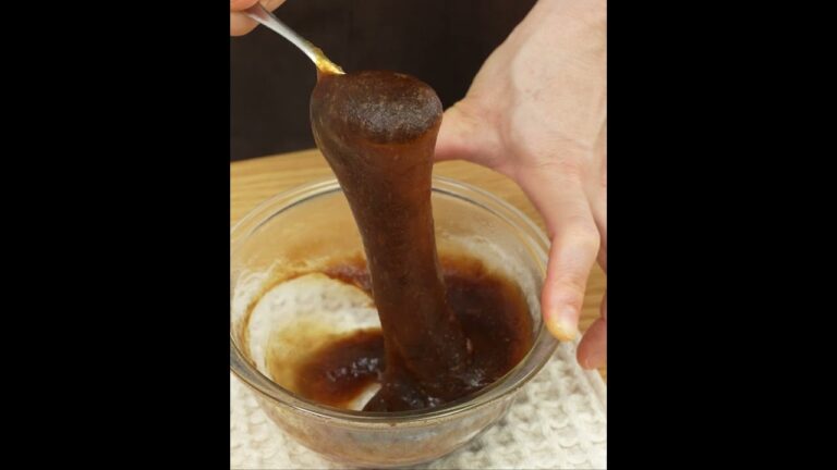 【材料4つ・レンジ1分】ぷるぷるもちもちコーヒーわらび餅♡