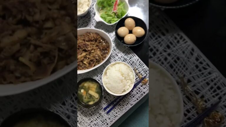 牛肉ときのこの炒め物とバターポテトと煮卵をいただきます