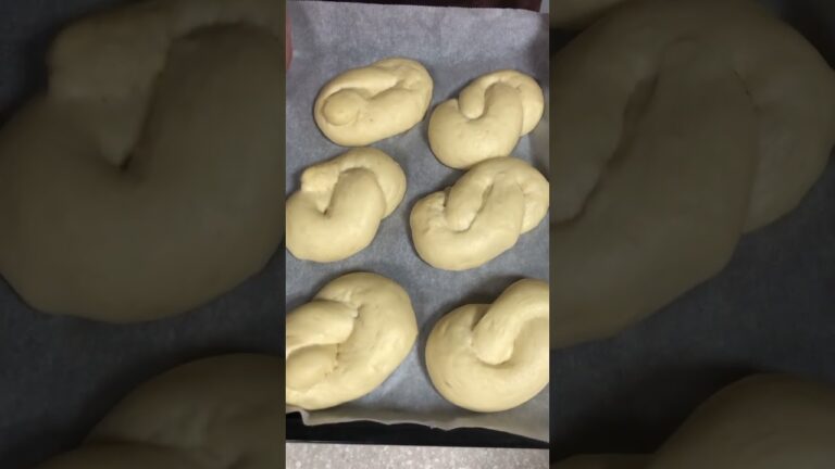 パン屋で働く母によるひじきパン #料理動画 ｜Hijiki bread by mother who works in a bakery #shorts