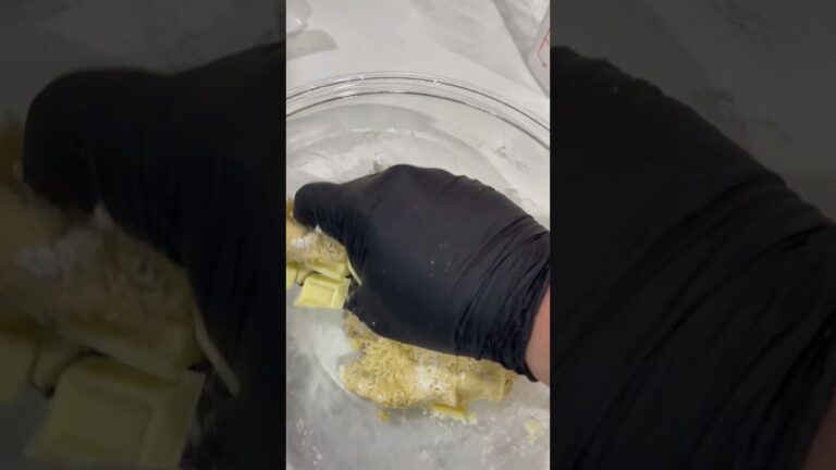 さつま芋とホワイトチョコのスコーン。紅天使を使用、芋感半端ねぇ。 #おいしい #おやつ #カフェ #さつまいもレシピ #ランチ #カフェオレ