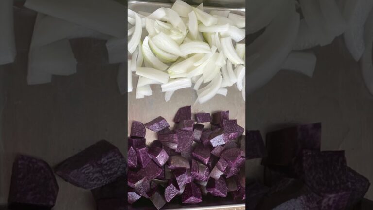 【今日のお味噌汁】玉ねぎとシャドークイーンの味噌汁