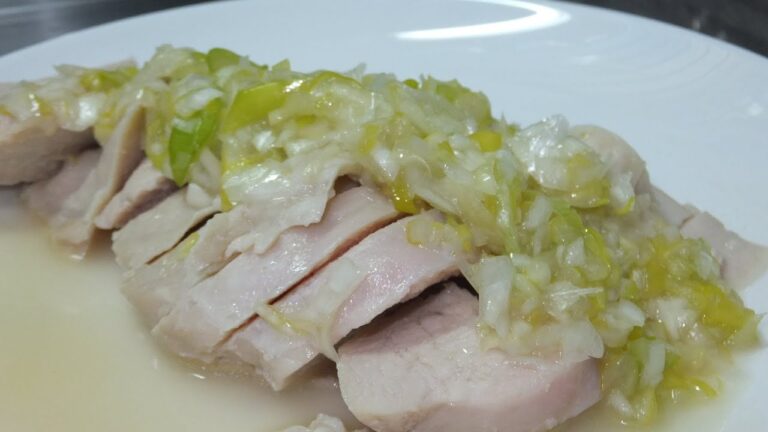 男子大学生のオトコ飯 「蒸し鶏の塩ネギソースがけ作ってみた」