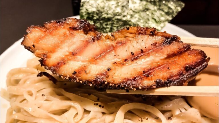 【濃厚魚介豚骨】巨大チャーシューのインパクト！六本木 麺屋武蔵 虎嘯【つけ麺】