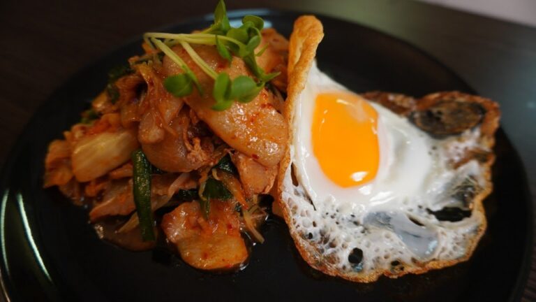 マジうまいごはんが進むおかずレシピ【豚キムチの作り方】