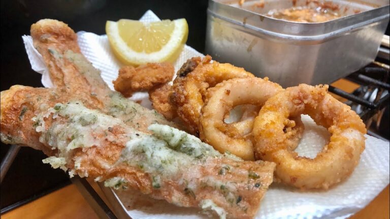 イカ唐揚げとチクワ磯辺揚げをハイボールでキメるだけの動画