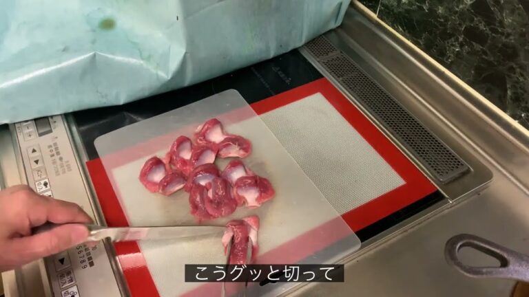 「ネギ×砂肝×ブナシメジ！ごま油香るスキレットアヒージョが酒泥棒すぎた」 「ごま油で和風革命！砂肝とキノコのネギまみれアヒージョが旨すぎて震えた」