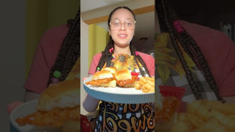 Hot Honey Chicken Sliders 🍔